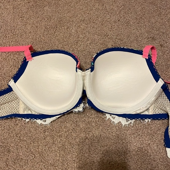 Victoria’s Secret dream angels line Demi bra size 32DD - Picture 3 of 4